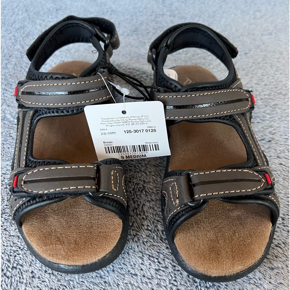 Strap sandals